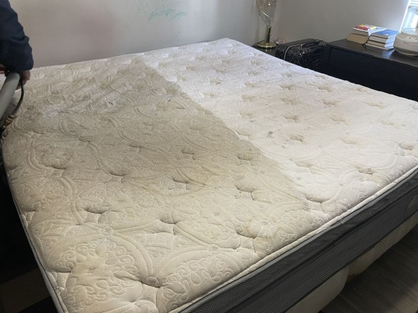 Before & After Mattress Cleaning in Austell, GA (1)